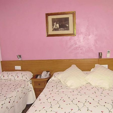 Hostal Miguel Angel Мадрид Экстерьер фото