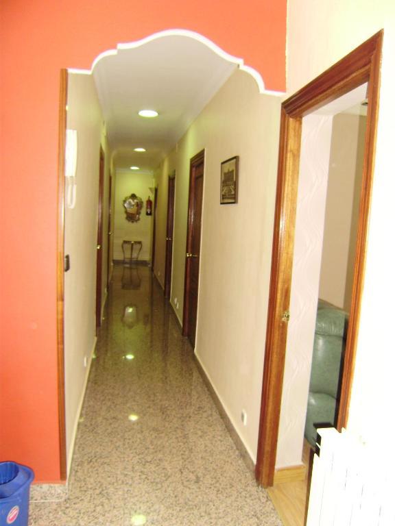 Hostal Miguel Angel Мадрид Экстерьер фото